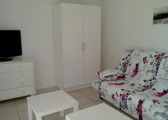 A L'ombre De L'albizia - بيت للعطل